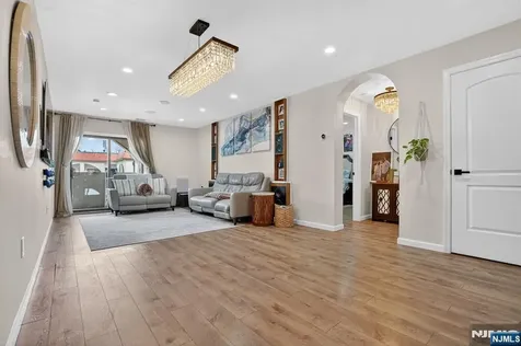 2 Ann Street Clifton NJ 07013