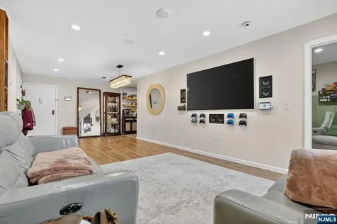 2 Ann Street Clifton NJ 07013