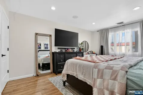 2 Ann Street Clifton NJ 07013