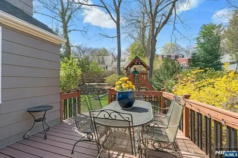 1 Crescent Place Ho-ho-kus NJ 07423
