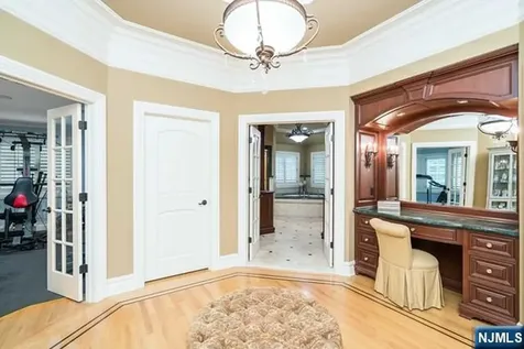 22 Sunset Lane Upper Saddle River NJ 07458