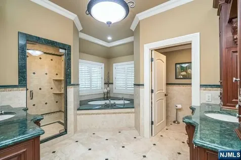 22 Sunset Lane Upper Saddle River NJ 07458