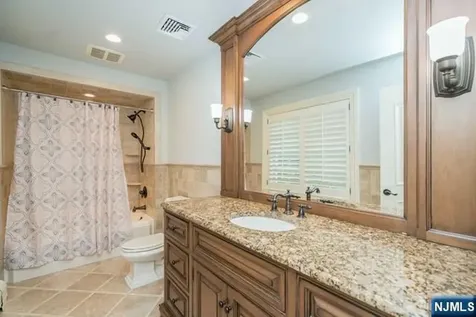 22 Sunset Lane Upper Saddle River NJ 07458