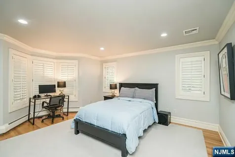 22 Sunset Lane Upper Saddle River NJ 07458