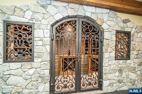 22 Sunset Lane Upper Saddle River NJ 07458