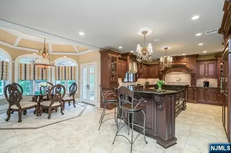 22 Sunset Lane Upper Saddle River NJ 07458