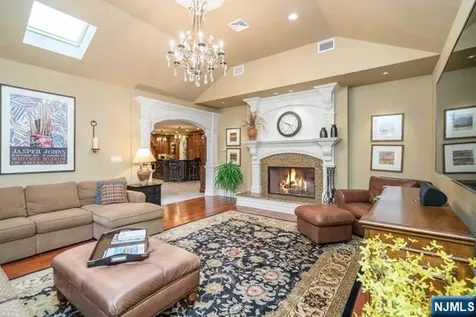22 Sunset Lane Upper Saddle River NJ 07458