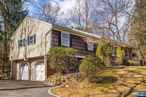 232 Hidden Glen Court Franklin Lakes NJ 07417