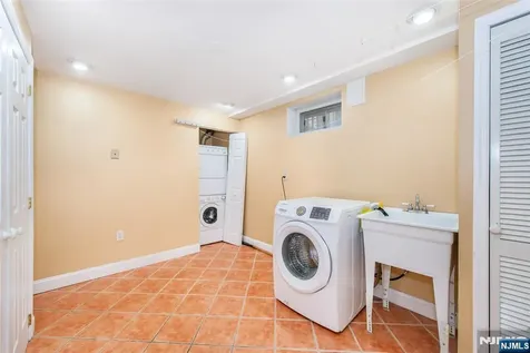 232 Hidden Glen Court Franklin Lakes NJ 07417