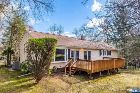 232 Hidden Glen Court Franklin Lakes NJ 07417