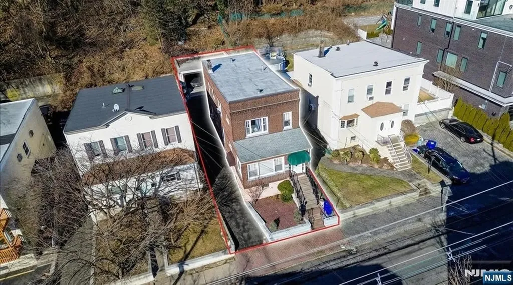 436 Undercliff Avenue Edgewater NJ 07020