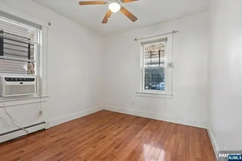 436 Undercliff Avenue Edgewater NJ 07020