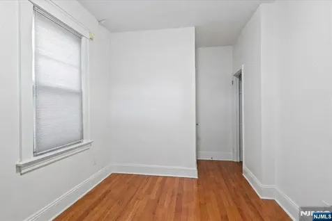 436 Undercliff Avenue Edgewater NJ 07020