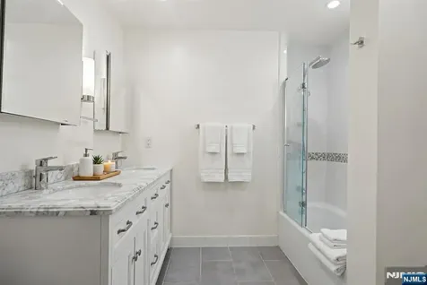436 Undercliff Avenue Edgewater NJ 07020