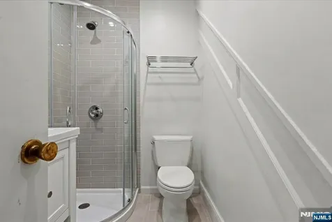 436 Undercliff Avenue Edgewater NJ 07020