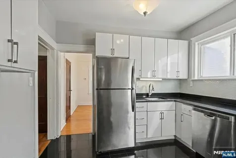 436 Undercliff Avenue Edgewater NJ 07020