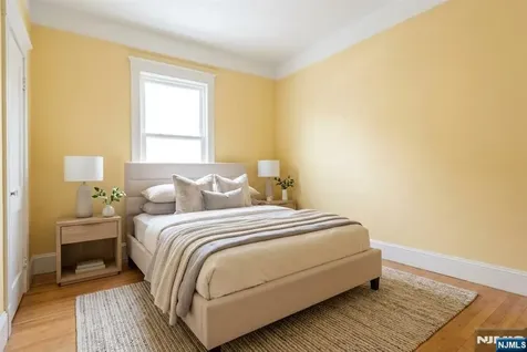 436 Undercliff Avenue Edgewater NJ 07020