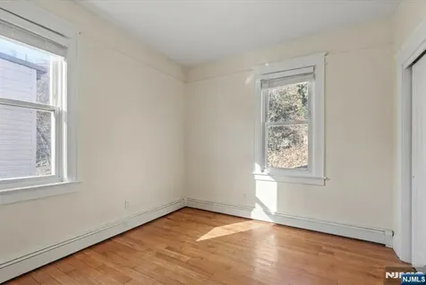 436 Undercliff Avenue Edgewater NJ 07020