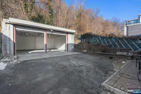 436 Undercliff Avenue Edgewater NJ 07020