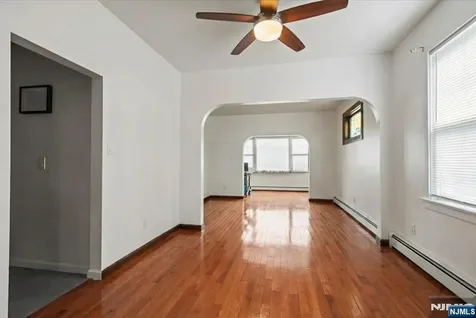 436 Undercliff Avenue Edgewater NJ 07020
