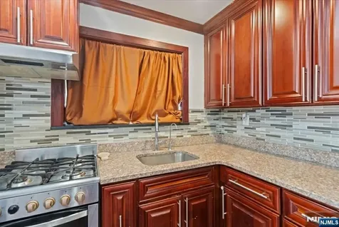 436 Undercliff Avenue Edgewater NJ 07020
