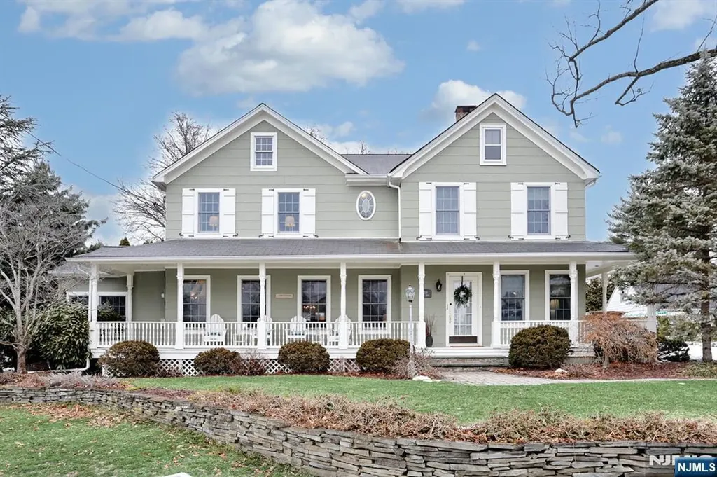 215 Hill Street Midland Park NJ 07432