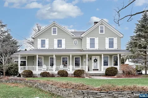 215 Hill Street Midland Park NJ 07432