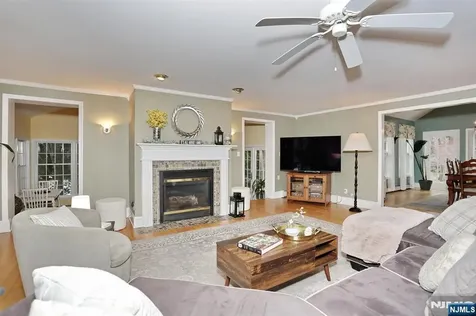 215 Hill Street Midland Park NJ 07432