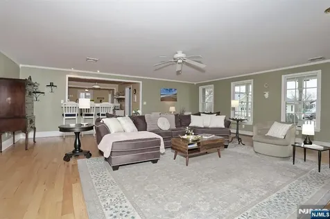 215 Hill Street Midland Park NJ 07432