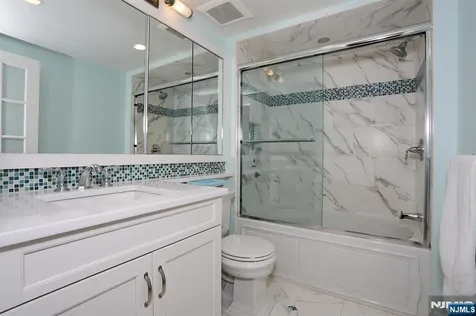 215 Hill Street Midland Park NJ 07432
