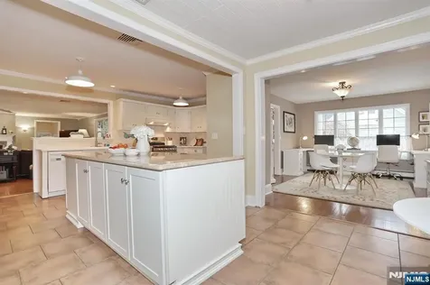 215 Hill Street Midland Park NJ 07432
