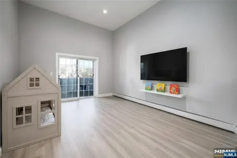 2021 Fletcher Avenue Fort Lee NJ 07024