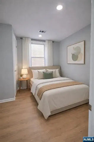 633 Thomas Boulevard East Orange NJ 07017