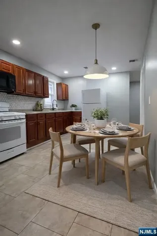 633 Thomas Boulevard East Orange NJ 07017