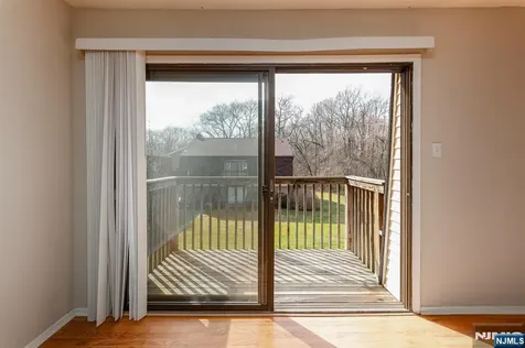 423 Meadow Woods Lane Lawrence NJ 08648