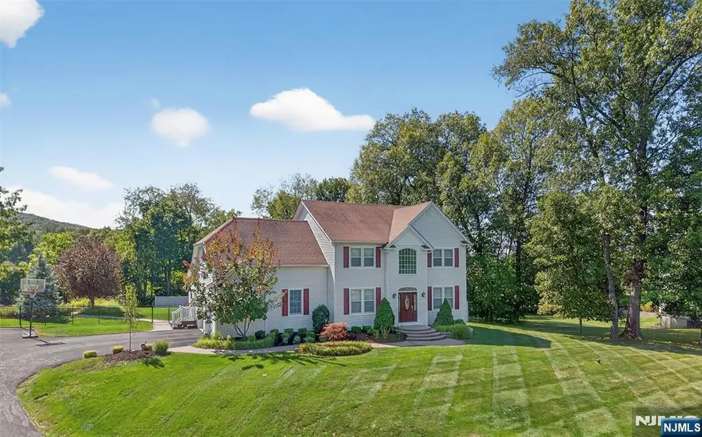 30 Somerset Lane Warwick NY 10990
