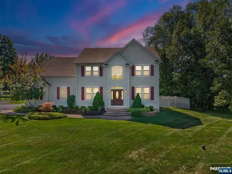 30 Somerset Lane Warwick NY 10990