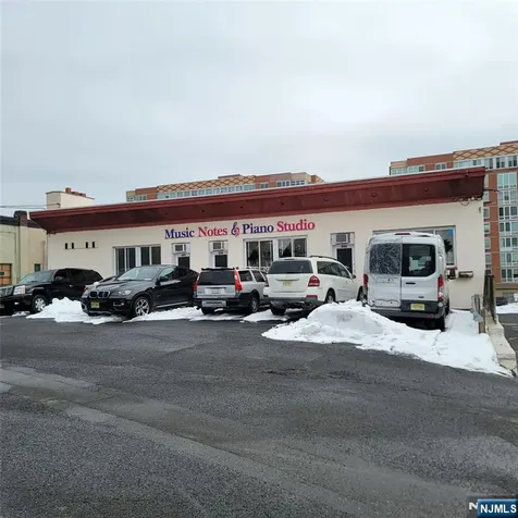420-426 Bergen Palisades Park NJ 07650