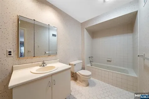 22 Peach Hill Court Ramsey NJ 07446