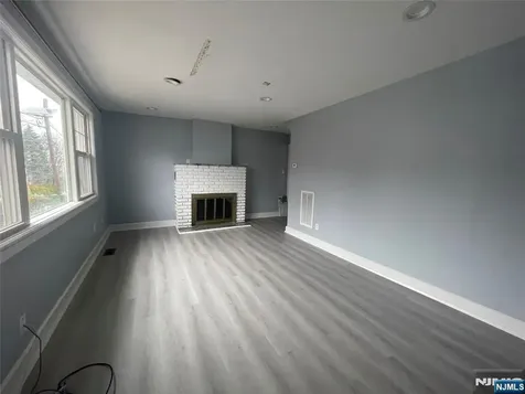 35 Chestnut Street Wallington NJ 07057