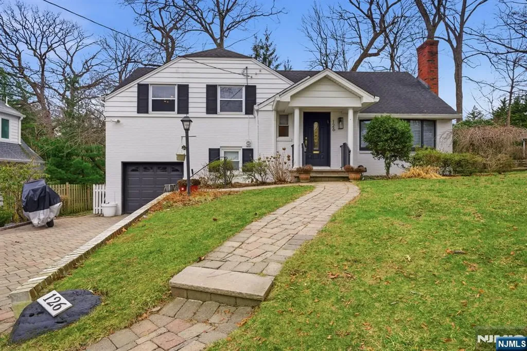 126 Sussex Road Tenafly NJ 07670