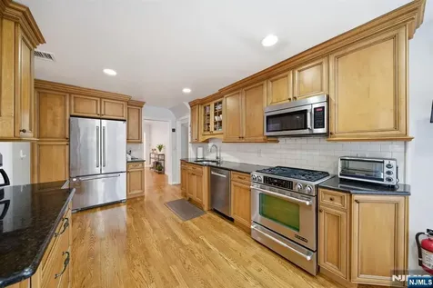 126 Sussex Road Tenafly NJ 07670