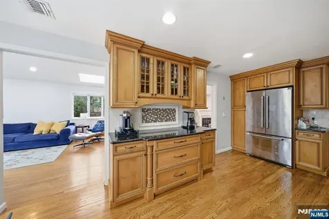 126 Sussex Road Tenafly NJ 07670