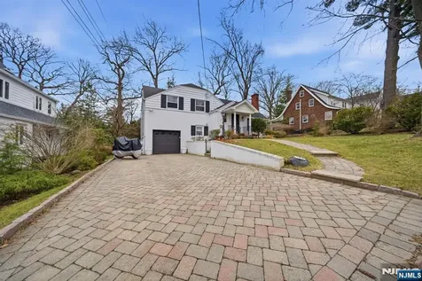 126 Sussex Road Tenafly NJ 07670
