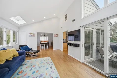 126 Sussex Road Tenafly NJ 07670