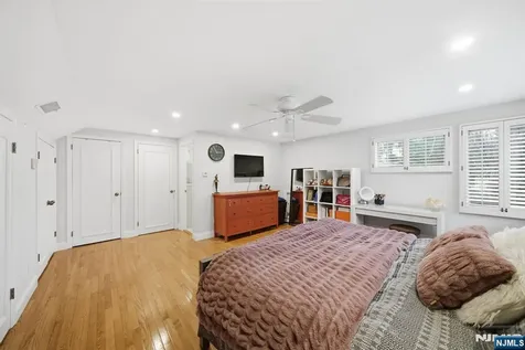 126 Sussex Road Tenafly NJ 07670