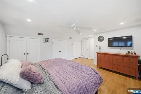 126 Sussex Road Tenafly NJ 07670