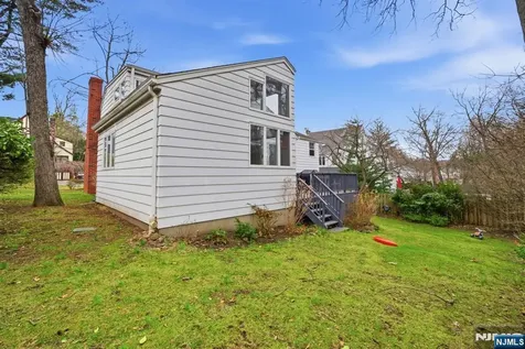 126 Sussex Road Tenafly NJ 07670