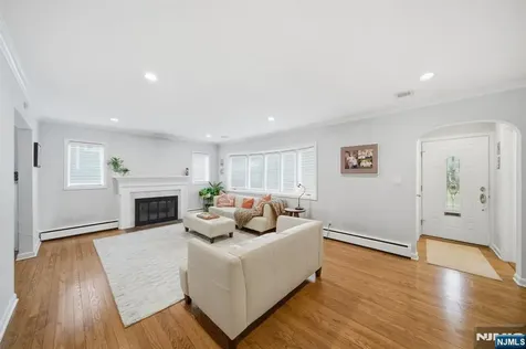 126 Sussex Road Tenafly NJ 07670