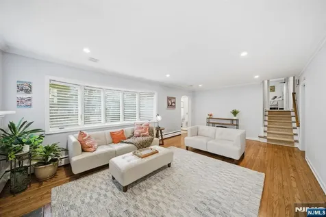 126 Sussex Road Tenafly NJ 07670